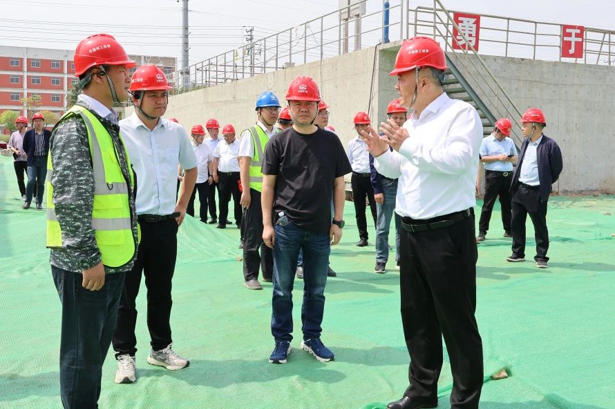 泰州市金東城市建設投資集團黨委書記、董事長陳祥到姜堰項目檢查指導工作.jpg